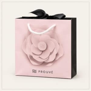 Różowo-czarna torba prezentowa premium Prouvé z przestrzennym kwiatem